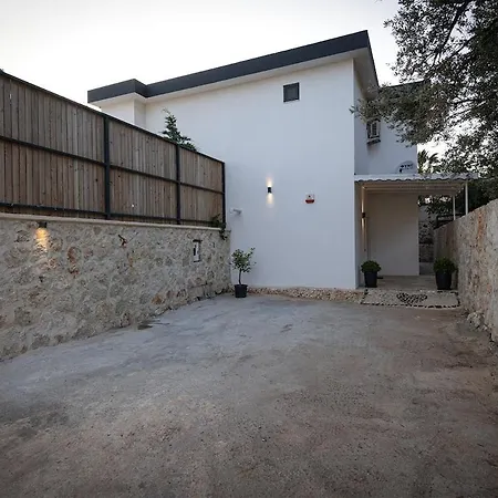 Villa Upper House *